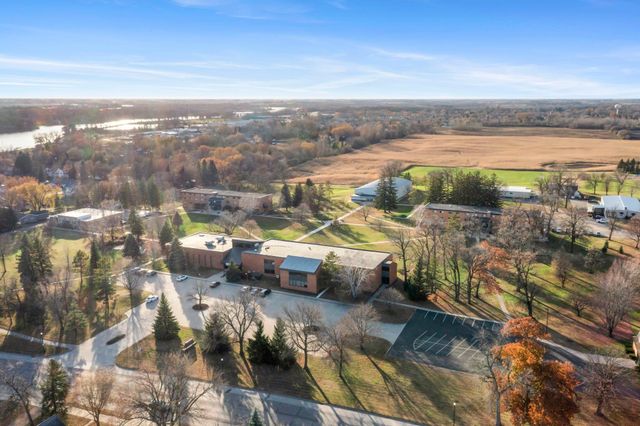 76 Mcleod Avenue NE, Hutchinson, MN 55350