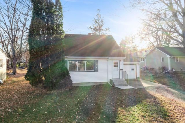 76 Mcleod Avenue NE, Hutchinson, MN 55350