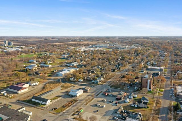 76 Mcleod Avenue NE, Hutchinson, MN 55350