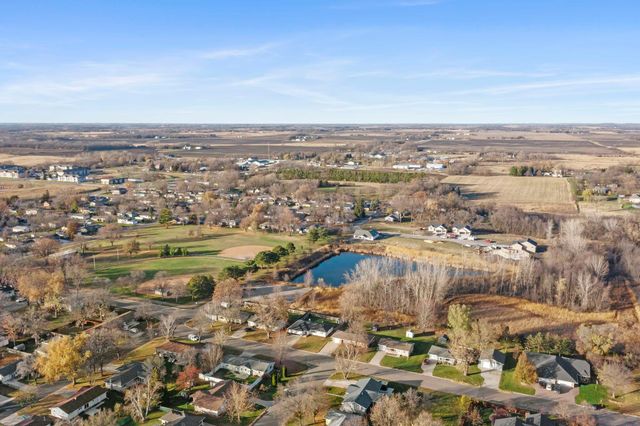 76 Mcleod Avenue NE, Hutchinson, MN 55350