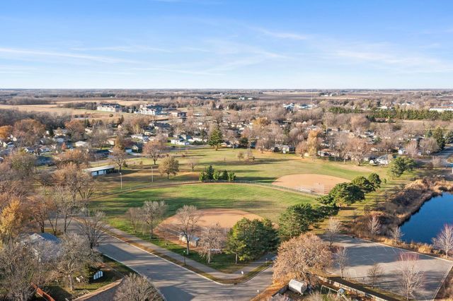 76 Mcleod Avenue NE, Hutchinson, MN 55350