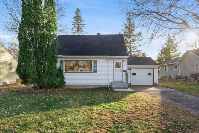 76 Mcleod Avenue NE, Hutchinson, MN 55350