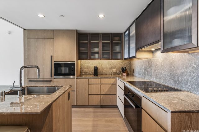 1000 Auahi Street 2802, Honolulu, HI 96814