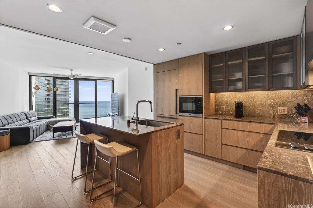 1000 Auahi Street 2802, Honolulu, HI 96814