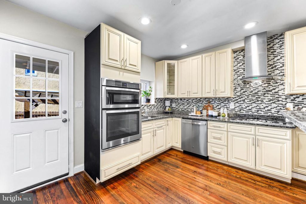 Image 13 of property listing at 606 W 36TH ST, Baltimore, MD 21211