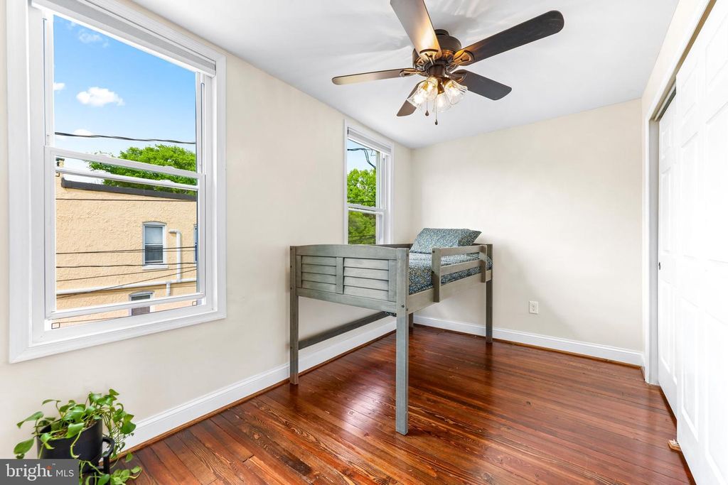 Image 25 of property listing at 606 W 36TH ST, Baltimore, MD 21211