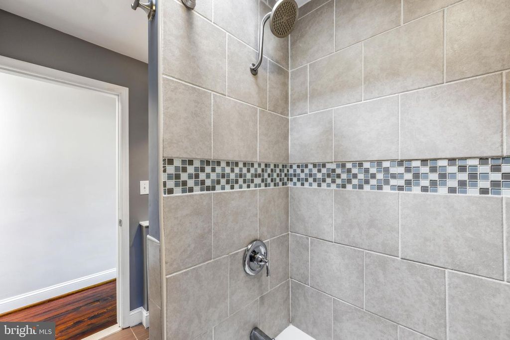 Image 30 of property listing at 606 W 36TH ST, Baltimore, MD 21211