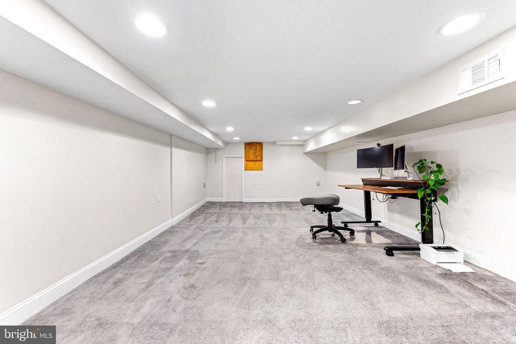 Image 32 of property listing at 606 W 36TH ST, Baltimore, MD 21211