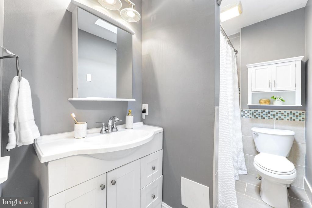 Image 34 of property listing at 606 W 36TH ST, Baltimore, MD 21211