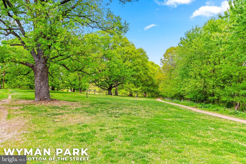 Image 39 of property listing at 606 W 36TH ST, Baltimore, MD 21211