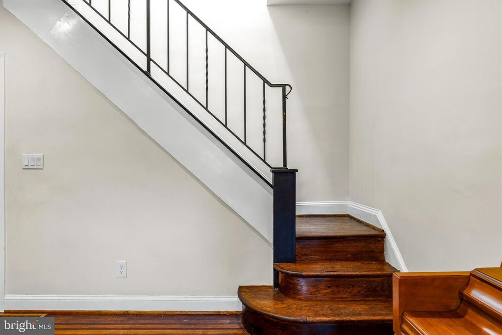 Image 9 of property listing at 606 W 36TH ST, Baltimore, MD 21211