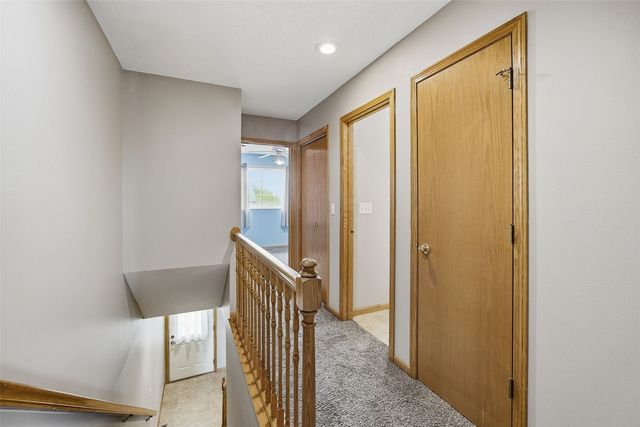 3800 Deer Valley Drive B, Marion, IA 52302