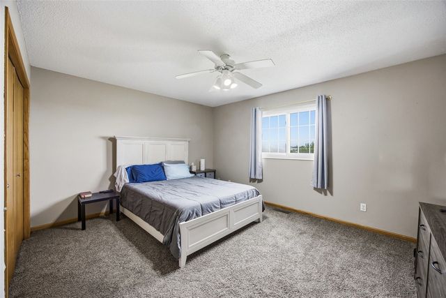 3800 Deer Valley Drive B, Marion, IA 52302