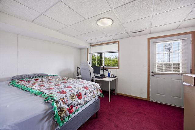 3800 Deer Valley Drive B, Marion, IA 52302