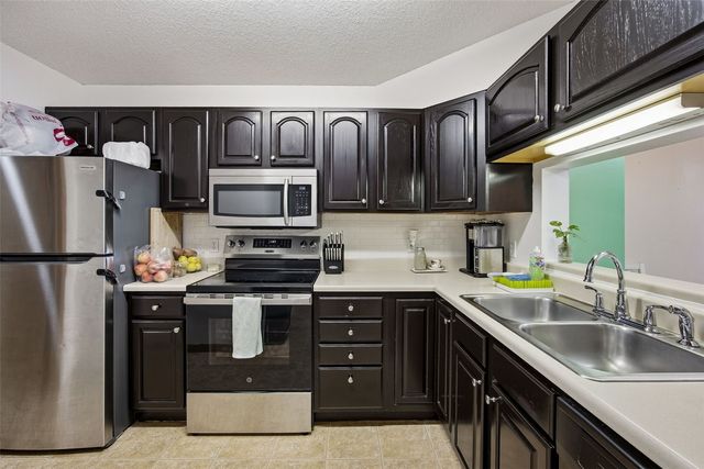 3800 Deer Valley Drive B, Marion, IA 52302