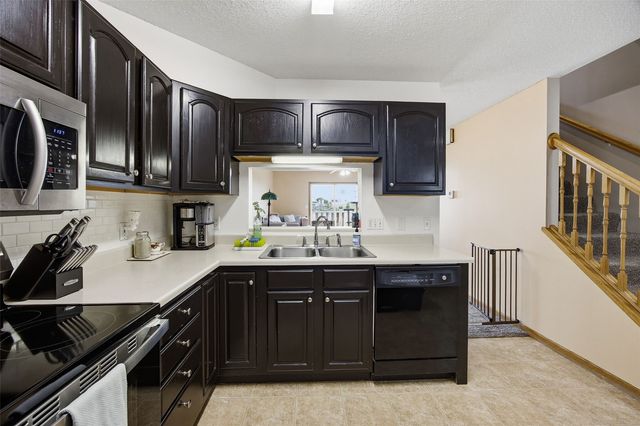 3800 Deer Valley Drive B, Marion, IA 52302