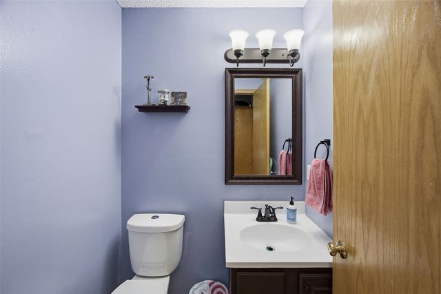 3800 Deer Valley Drive B, Marion, IA 52302
