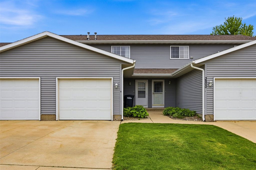 3800 Deer Valley Drive B, Marion, IA 52302