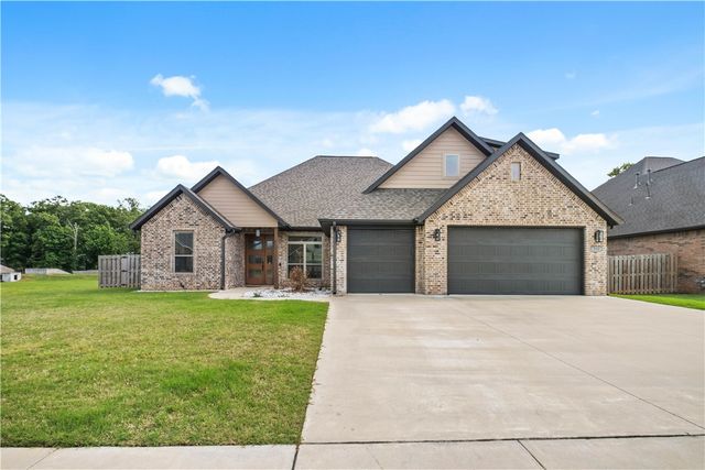 793 Verona Avenue, Tontitown, AR 72762