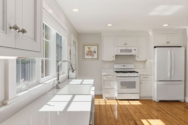 11 Friendship Lane, Duxbury, MA 02332