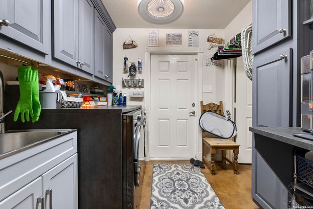103 E High Bluff Circle, Boerne, TX 78006