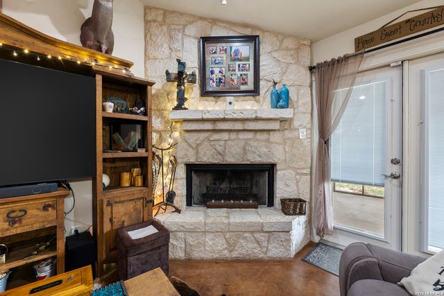 103 E High Bluff Circle, Boerne, TX 78006