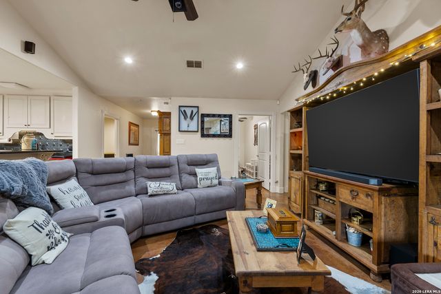 103 E High Bluff Circle, Boerne, TX 78006