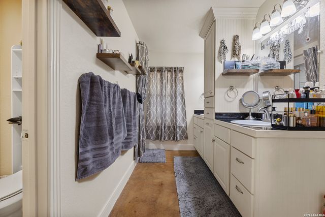 103 E High Bluff Circle, Boerne, TX 78006