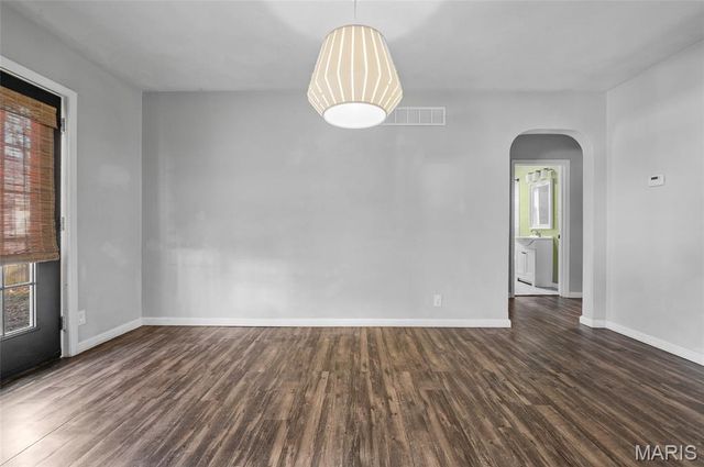 827 Longfellow Avenue, Wood River, IL 62095