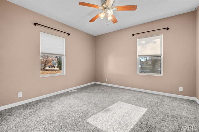 827 Longfellow Avenue, Wood River, IL 62095