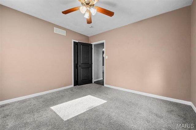 827 Longfellow Avenue, Wood River, IL 62095