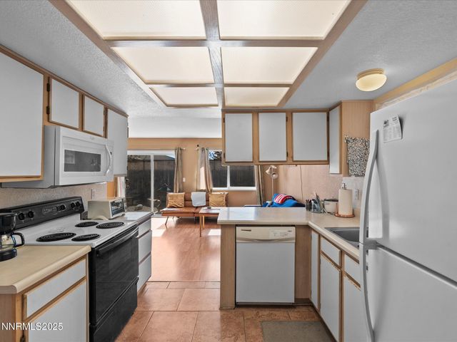 397 Nader Way, Fernley, NV 89408