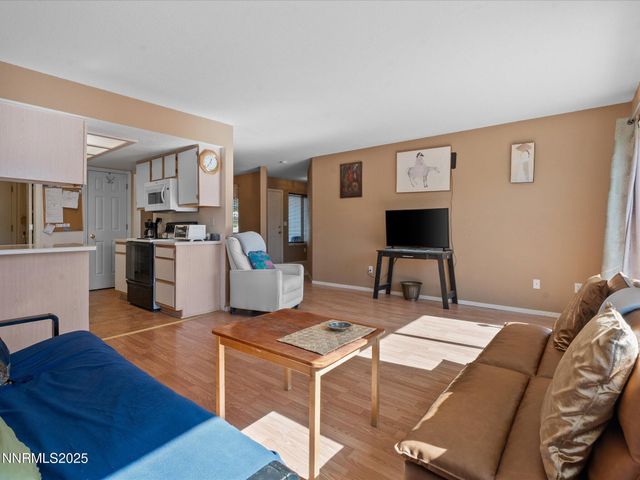 397 Nader Way, Fernley, NV 89408