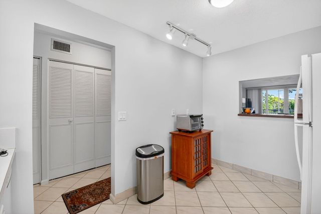 2010 S Federal Highway 202, Boynton Beach, FL 33435