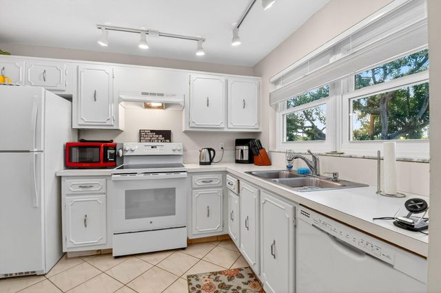 2010 S Federal Highway 202, Boynton Beach, FL 33435