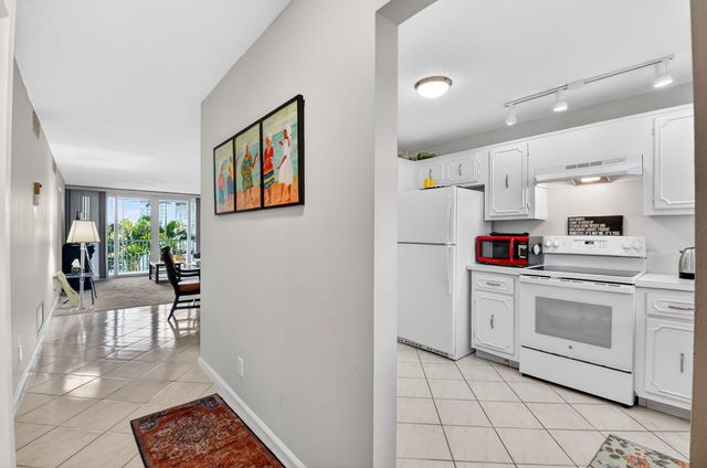 2010 S Federal Highway 202, Boynton Beach, FL 33435