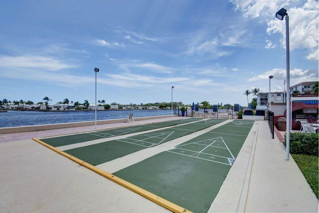 2010 S Federal Highway 202, Boynton Beach, FL 33435