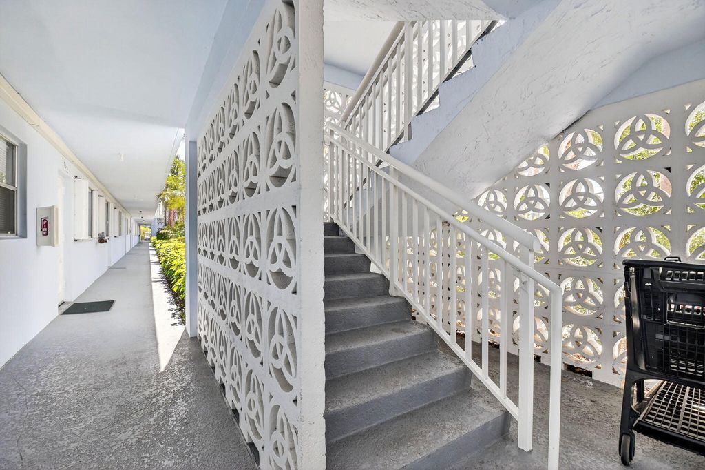 2010 S Federal Highway 202, Boynton Beach, FL 33435