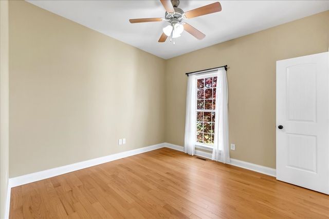 191 Mason Pl, Decherd, TN 37324