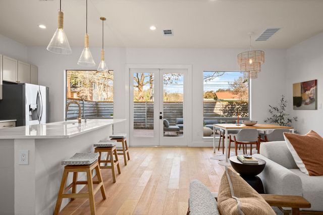 2205 Thornton RD A, Austin, TX 78704