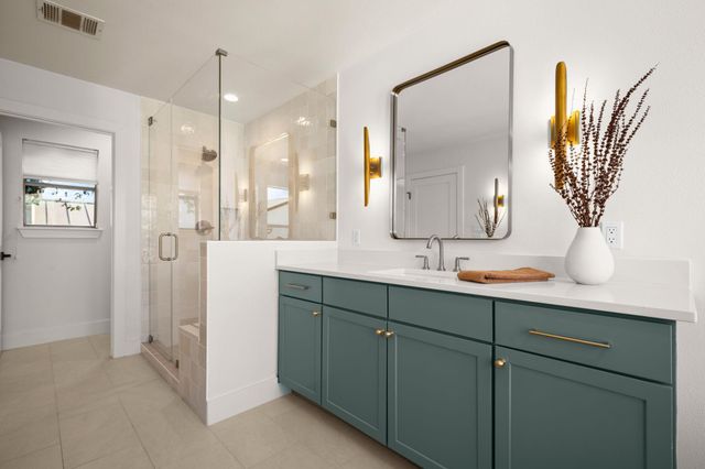 2205 Thornton RD A, Austin, TX 78704