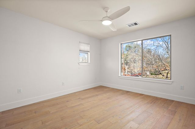 2205 Thornton RD A, Austin, TX 78704