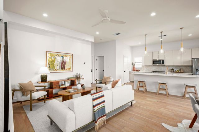 2205 Thornton RD A, Austin, TX 78704