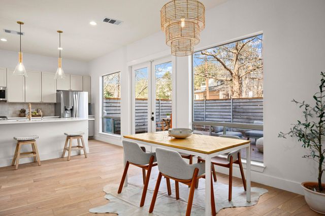 2205 Thornton RD A, Austin, TX 78704