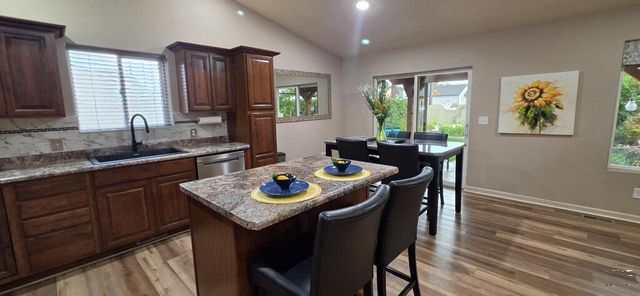 2224 Crestwood Ln, Pueblo, CO 81008
