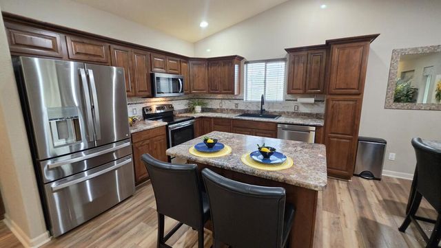 2224 Crestwood Ln, Pueblo, CO 81008