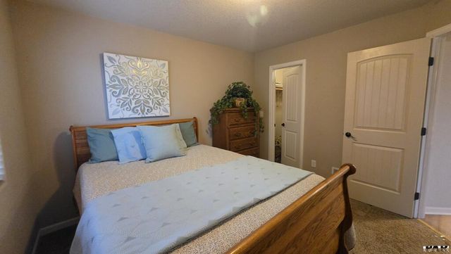 2224 Crestwood Ln, Pueblo, CO 81008