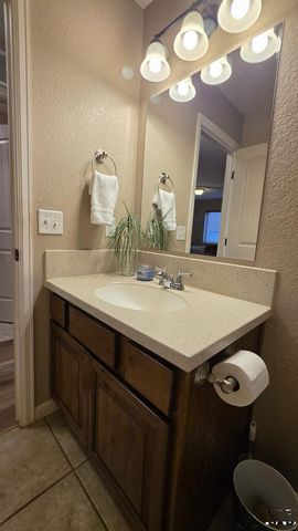 2224 Crestwood Ln, Pueblo, CO 81008