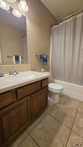 2224 Crestwood Ln, Pueblo, CO 81008