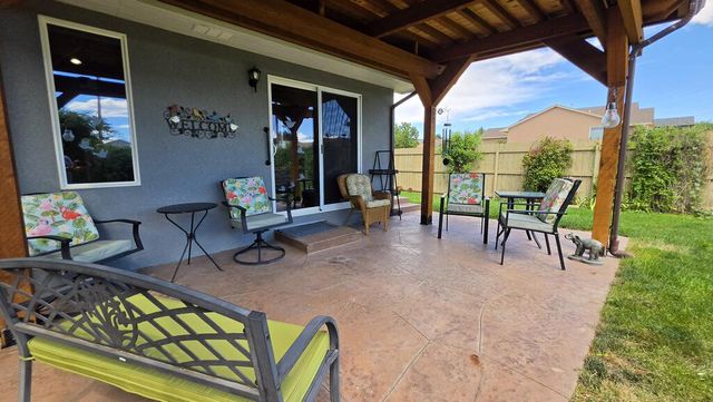 2224 Crestwood Ln, Pueblo, CO 81008